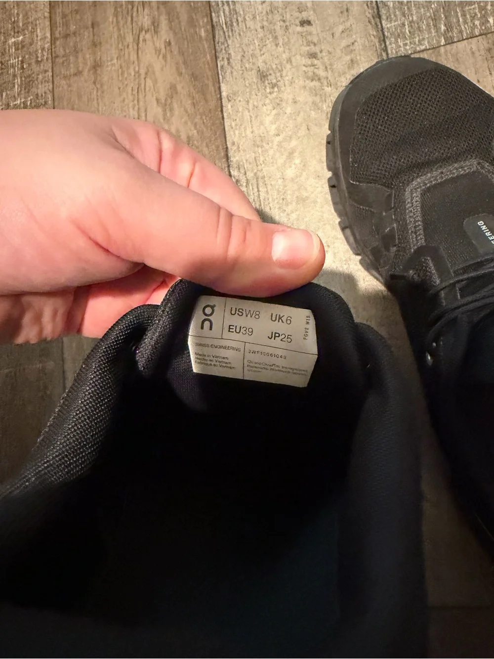 On Running Women’s Black Sneakers